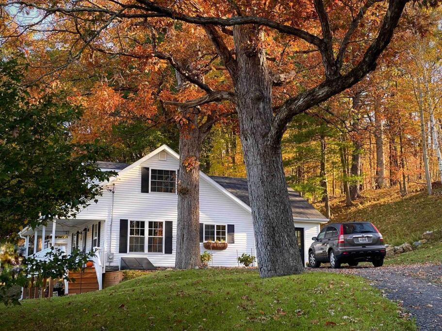 Cozy Cottage, Hot Tub, Fire Pit, 15Min To Hudson And Hiking Catskill Eksteriør bilde