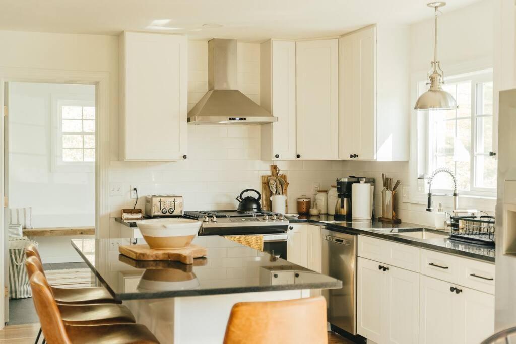 Cozy Cottage, Hot Tub, Fire Pit, 15Min To Hudson And Hiking Catskill Eksteriør bilde